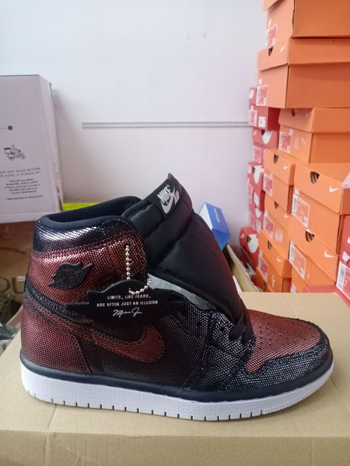 W AIR JORDAN 1 HI OG FEARLESS ROSE GOLD 