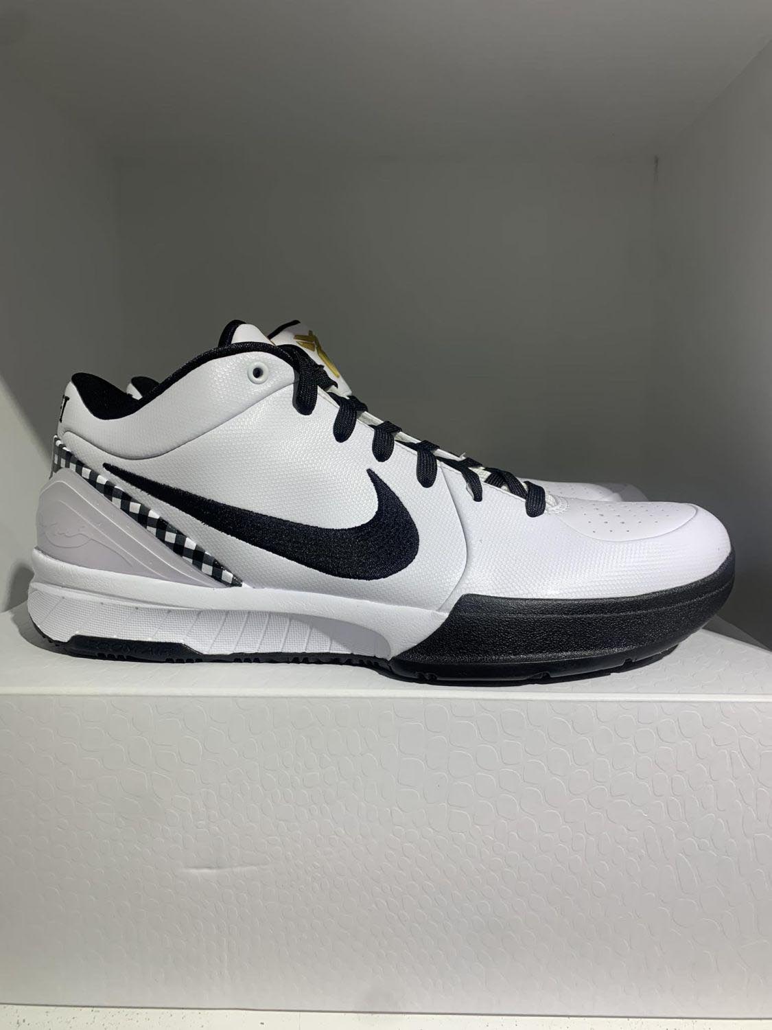 8124 - Kobe 4 Protro Mambacita 